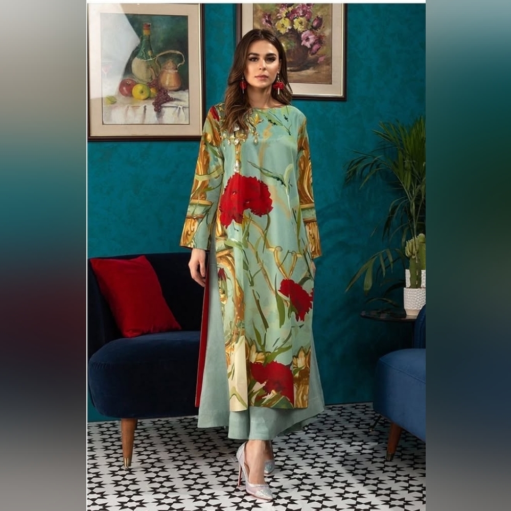 Small Pakistani Outfit
